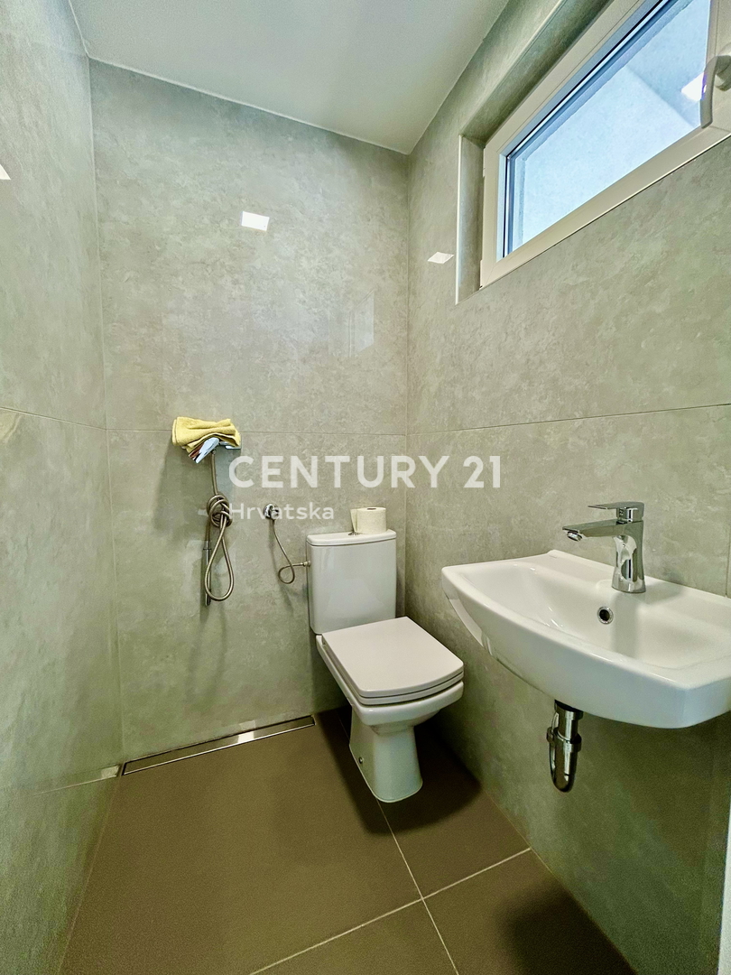 UMAG, DINTORNI, CASA IN OTTIMA POSIZIONE A SOLI 150 METRI DALLA SPIAGGIA