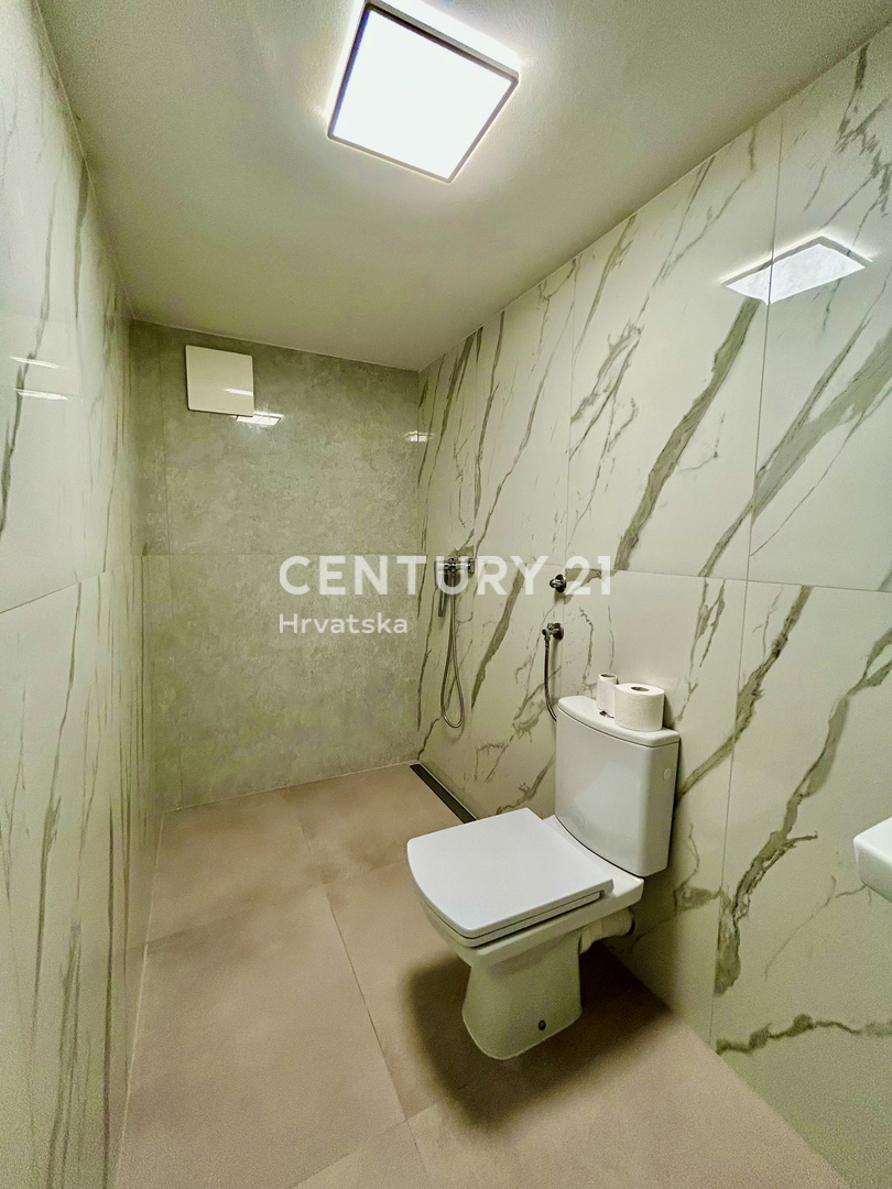 UMAG, DINTORNI, CASA IN OTTIMA POSIZIONE A SOLI 150 METRI DALLA SPIAGGIA