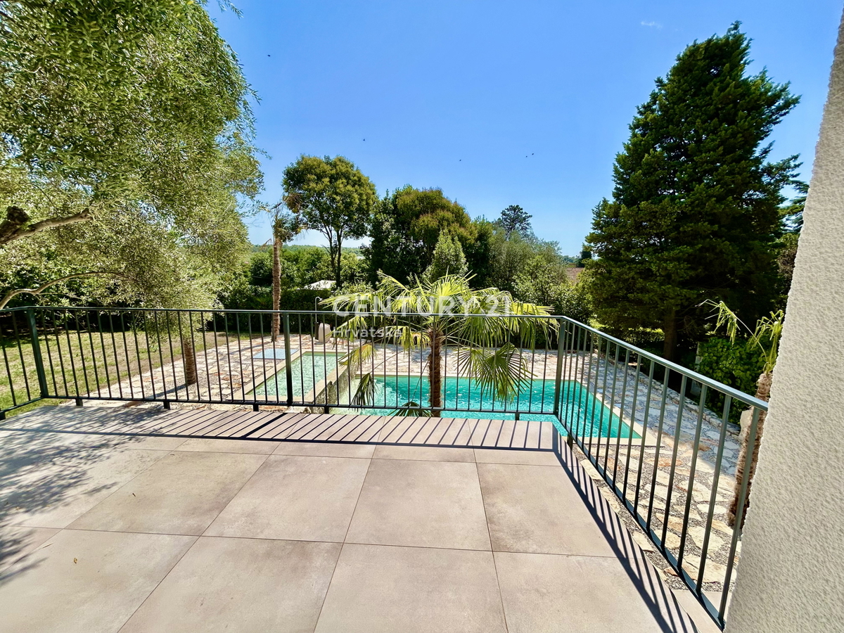 UMAG, DINTORNI, CASA IN OTTIMA POSIZIONE A SOLI 150 METRI DALLA SPIAGGIA