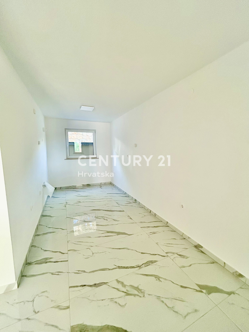 UMAG, DINTORNI, CASA IN OTTIMA POSIZIONE A SOLI 150 METRI DALLA SPIAGGIA