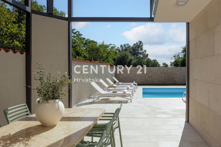 ISTRA, BRTONIGLA - ALTO POTENZIALE TURISTICO, PISCINA + 4 CAMERE DA LETTO