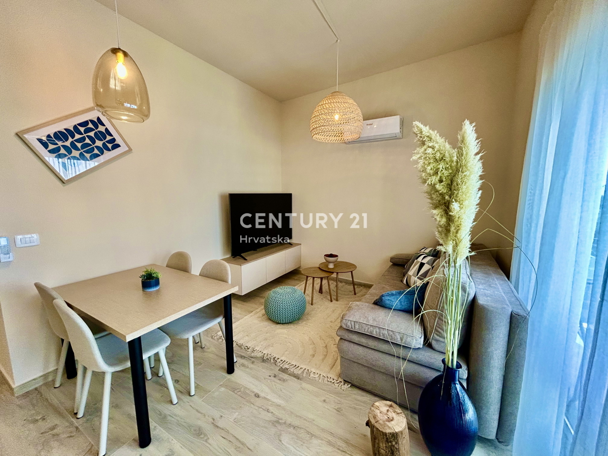 UMAG, DINTORNI, NUOVO APPARTAMENTO A SOLI 300 METRI DALLA SPIAGGIA E DAL MARE