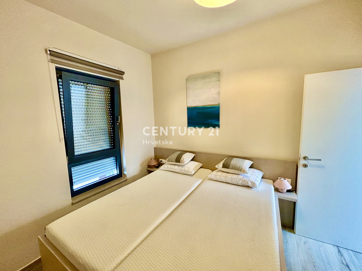 UMAG, DINTORNI, NUOVO APPARTAMENTO A SOLI 300 METRI DALLA SPIAGGIA E DAL MARE