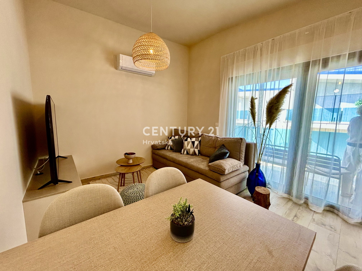 UMAG, DINTORNI, NUOVO APPARTAMENTO A SOLI 300 METRI DALLA SPIAGGIA E DAL MARE