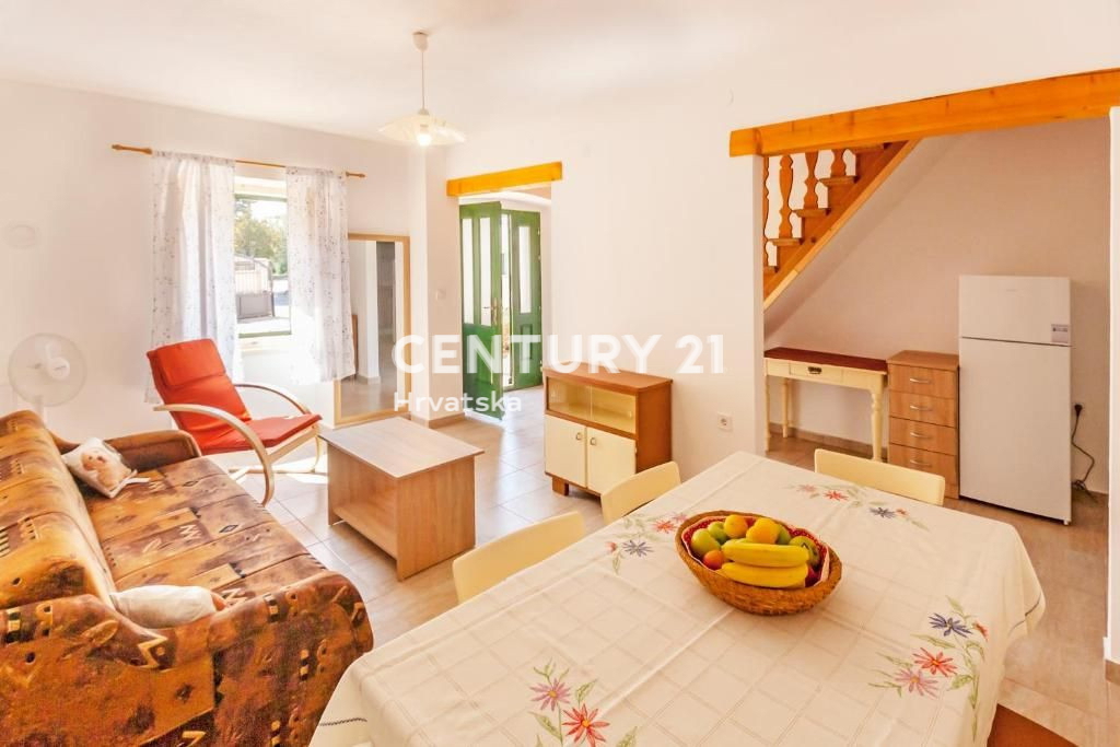 MARČANA, CASA CON DUE CAMERE DA LETTO NEL CENTRO DEL PAESE