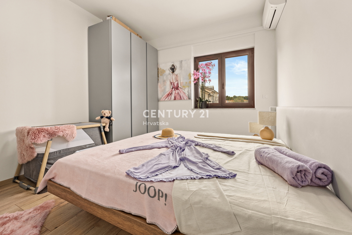 PREMANTURA, AMPIO E LUSSUOSO APPARTAMENTO CON PISCINA E VISTA MARE