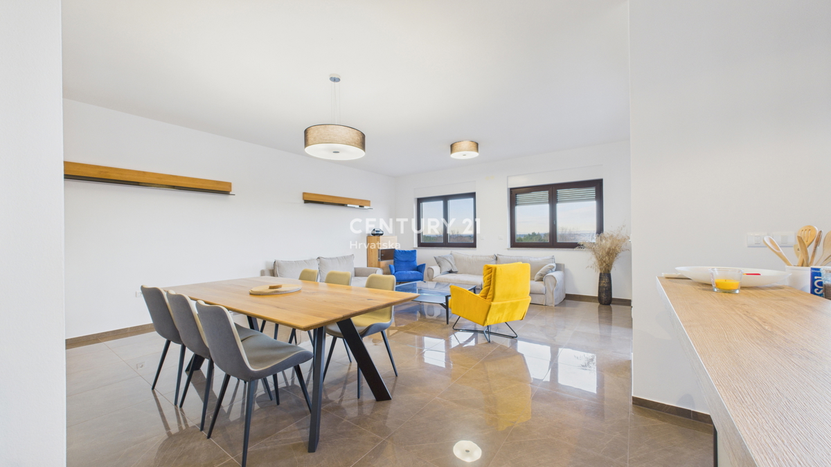 PREMANTURA, AMPIO E LUSSUOSO APPARTAMENTO CON PISCINA E VISTA MARE