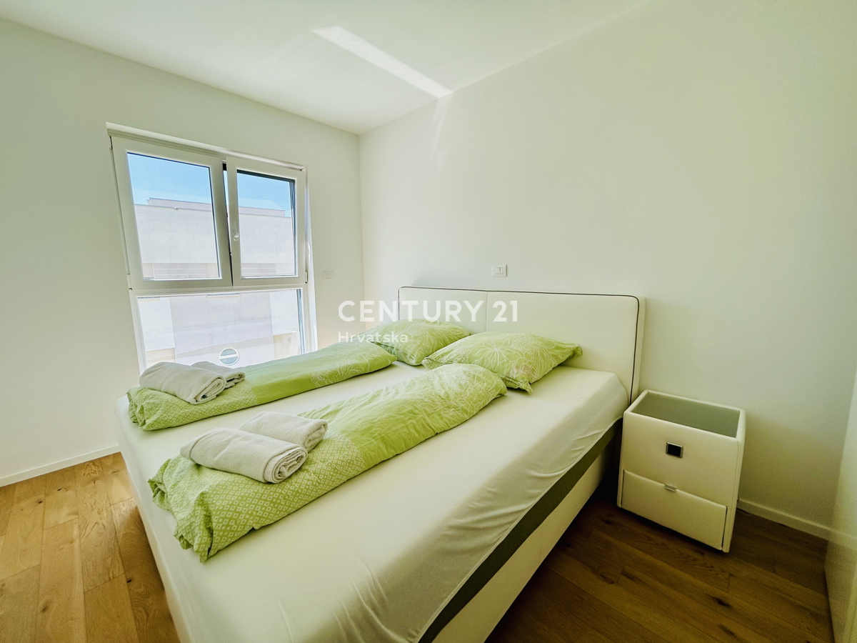 BANJOLE, VOLME, ESCLUSIVA DELL'AGENZIA, APPARTAMENTO A SOLI 200 METRI DAL MARE E DALLA SPIAGGIA