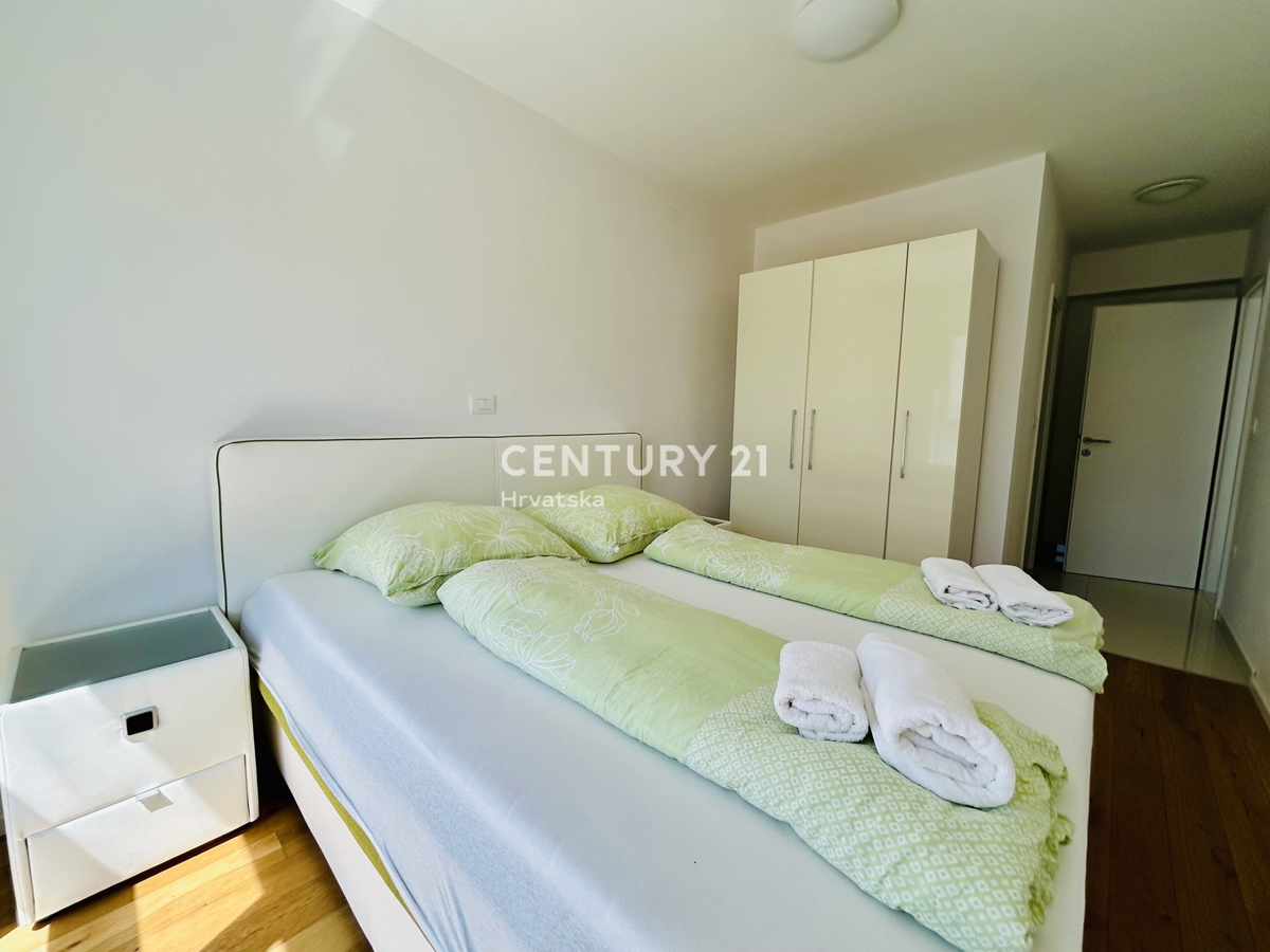 BANJOLE, VOLME, ESCLUSIVA DELL'AGENZIA, APPARTAMENTO A SOLI 200 METRI DAL MARE E DALLA SPIAGGIA