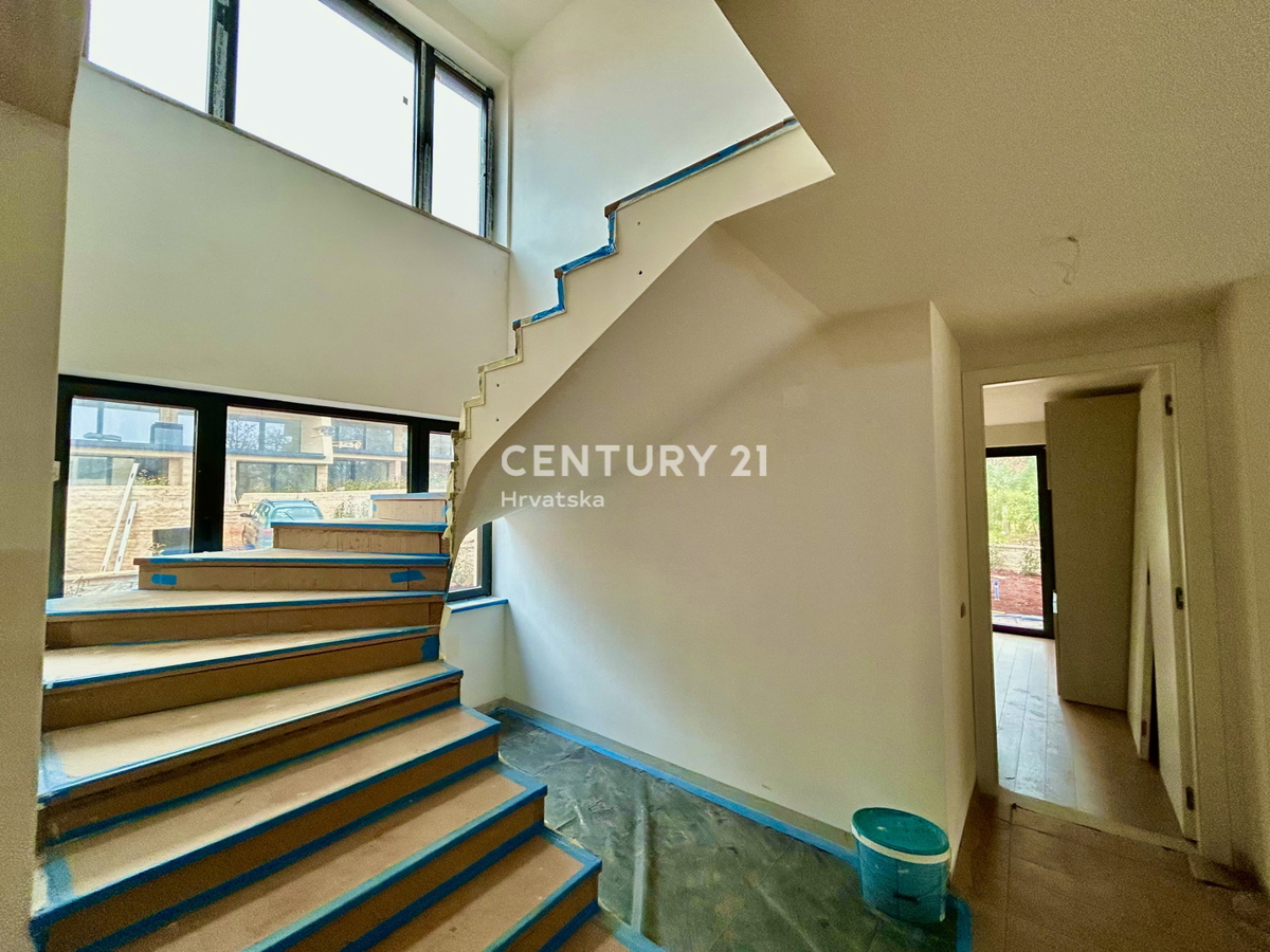 UMAG, VILLA A SOLI 150 METRI DALLA SPIAGGIA E DAL MARE