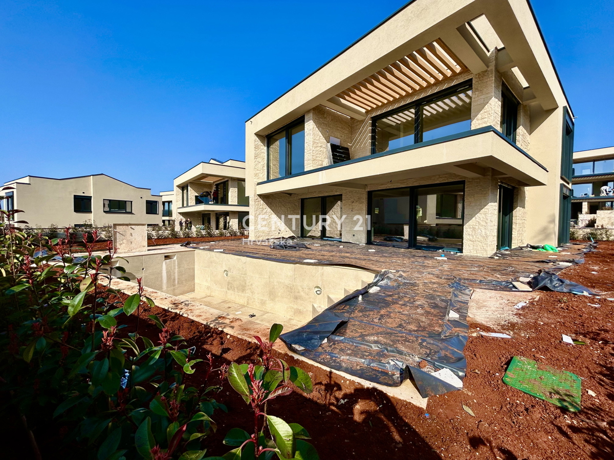 UMAG, VILLA A SOLI 150 METRI DALLA SPIAGGIA E DAL MARE