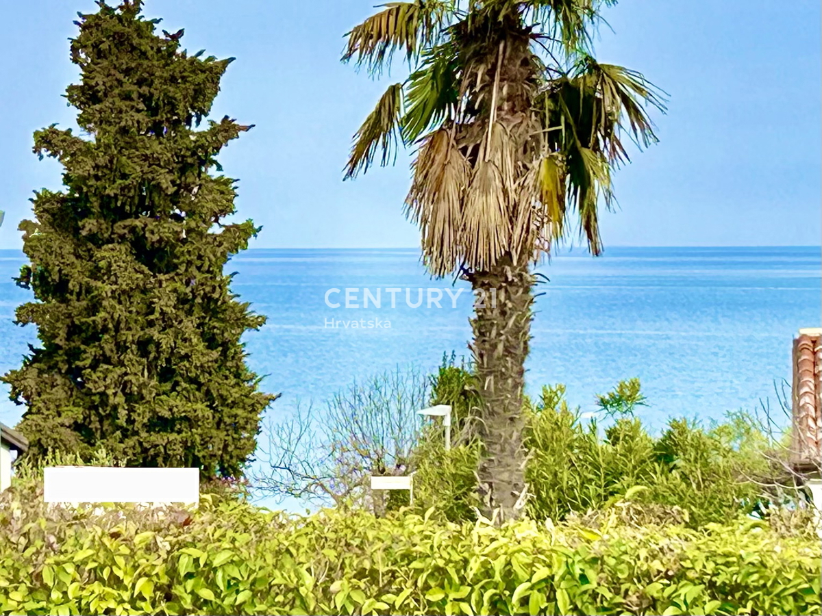 NOVIGRAD, DINTORNI, VILLA INDIPENDENTE A SOLI 80 METRI DALLA SPIAGGIA CON VISTA MARE