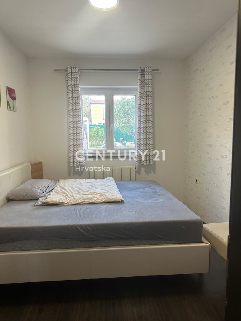 KRINGA, CASA CON PISCINA E AMPIO GIARDINO IN POSIZIONE TRANQUILLA