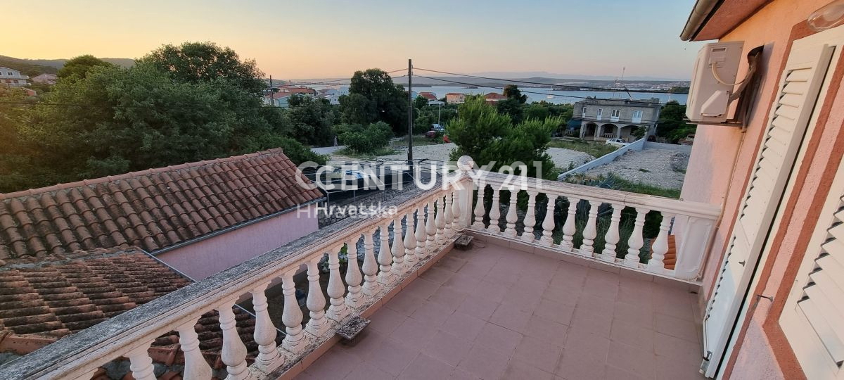 Pašman, Kraj, casa con vista mare e sui campanili