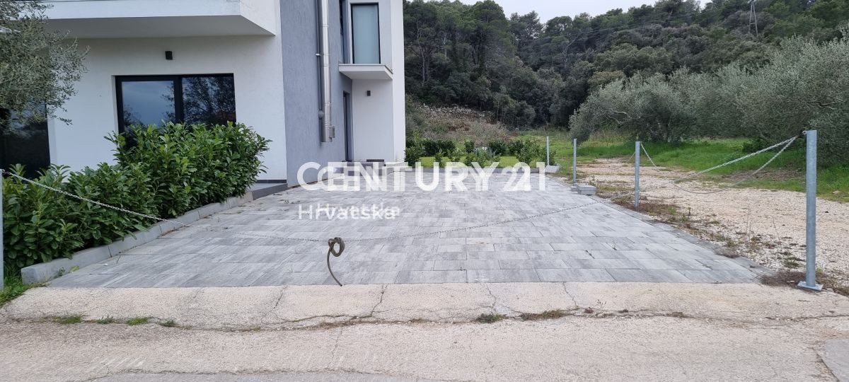 Tkon, Pašman ottima casa familiare