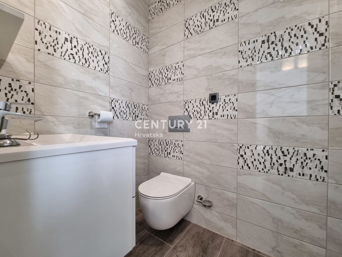 Bellissima doppia casa con piscina .....Rogoznica....Razanj....Stivasnica