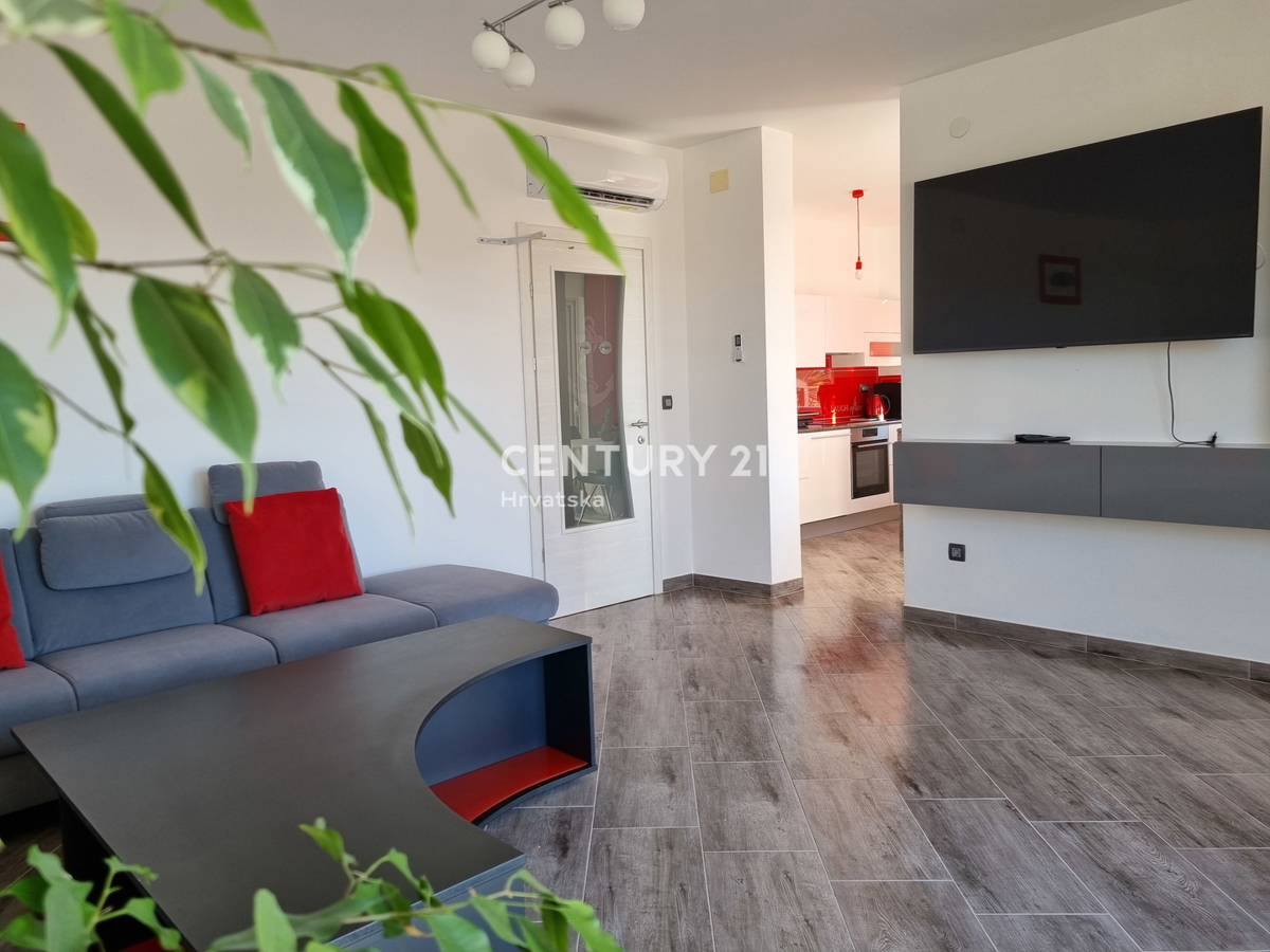 Bellissima doppia casa con piscina .....Rogoznica....Razanj....Stivasnica