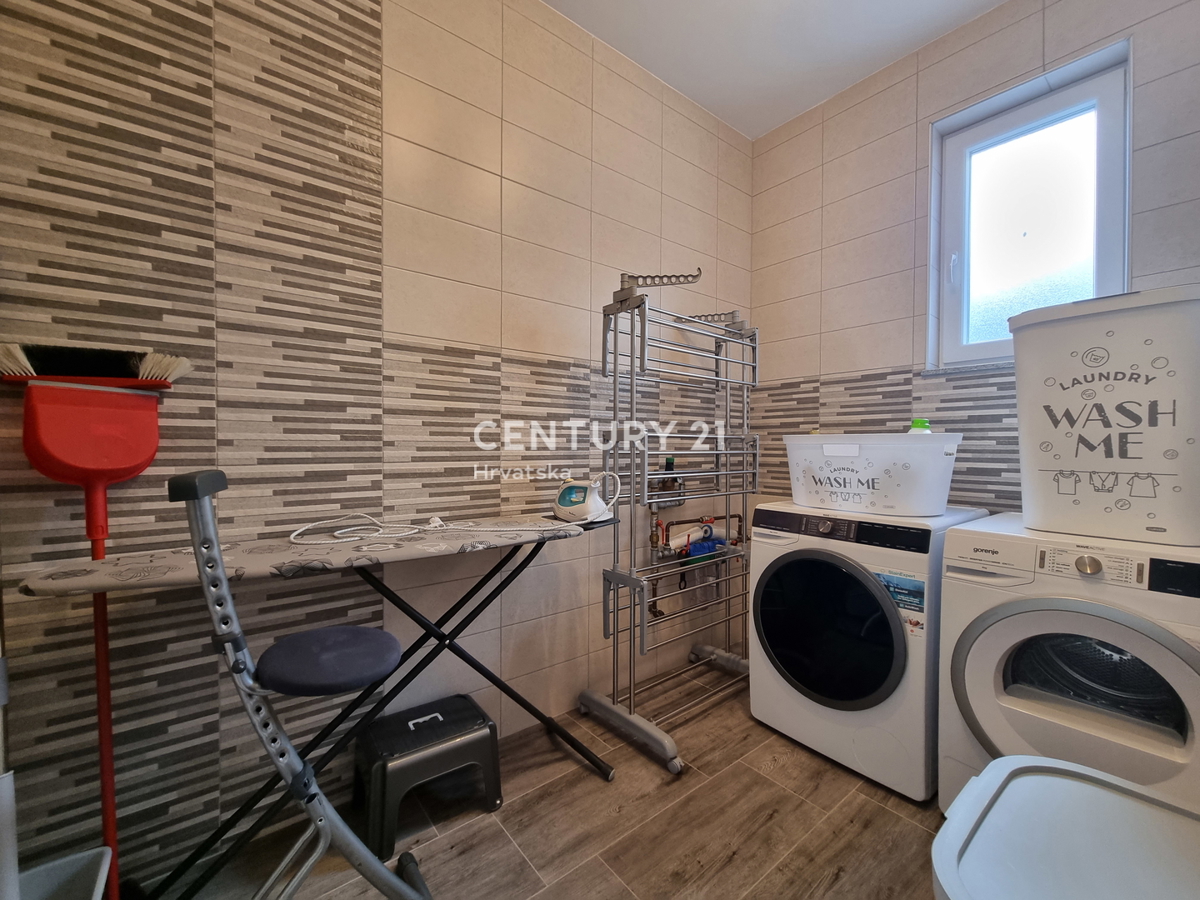 Bellissima doppia casa con piscina .....Rogoznica....Razanj....Stivasnica