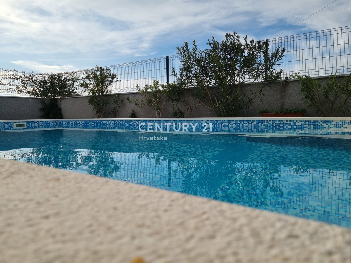 Bellissima doppia casa con piscina .....Rogoznica....Razanj....Stivasnica