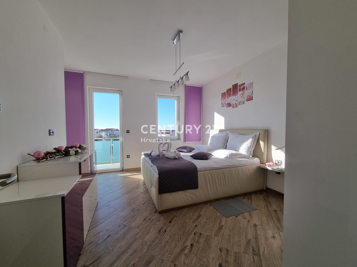 Bellissima doppia casa con piscina .....Rogoznica....Razanj....Stivasnica