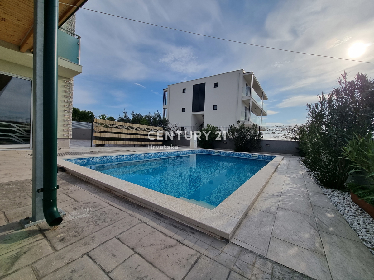 Bellissima doppia casa con piscina .....Rogoznica....Razanj....Stivasnica