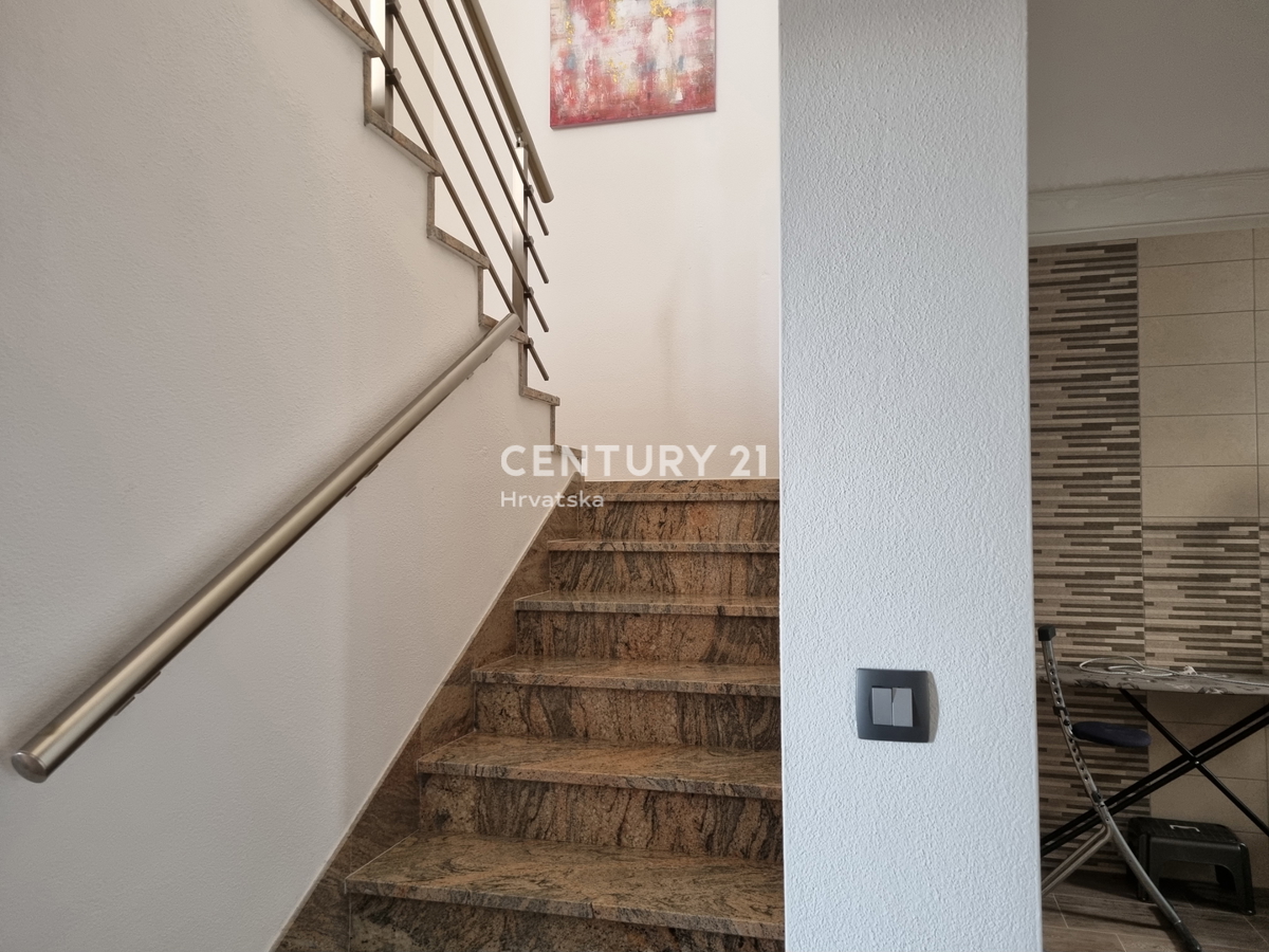 Bellissima doppia casa con piscina .....Rogoznica....Razanj....Stivasnica