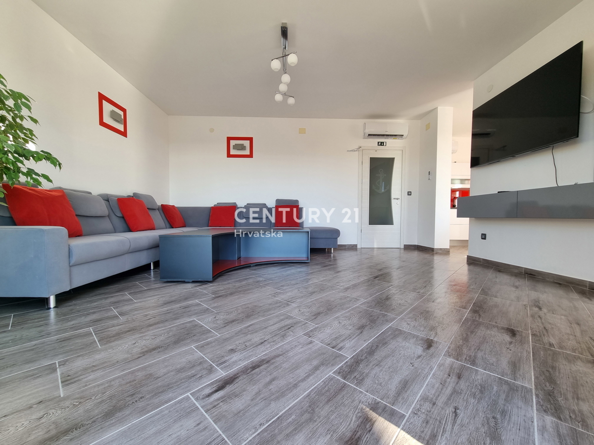 Bellissima doppia casa con piscina .....Rogoznica....Razanj....Stivasnica