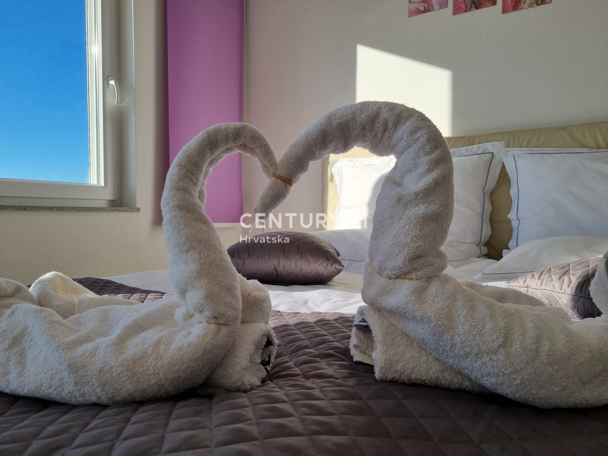 Bellissima doppia casa con piscina .....Rogoznica....Razanj....Stivasnica
