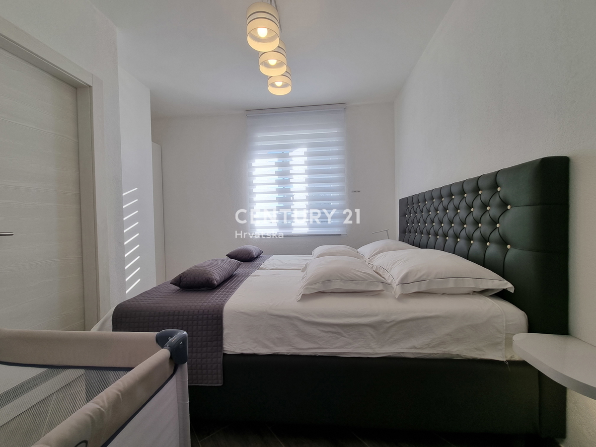 Bellissima doppia casa con piscina .....Rogoznica....Razanj....Stivasnica