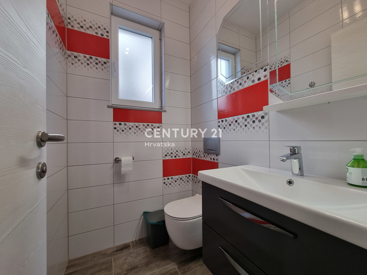 Bellissima doppia casa con piscina .....Rogoznica....Razanj....Stivasnica