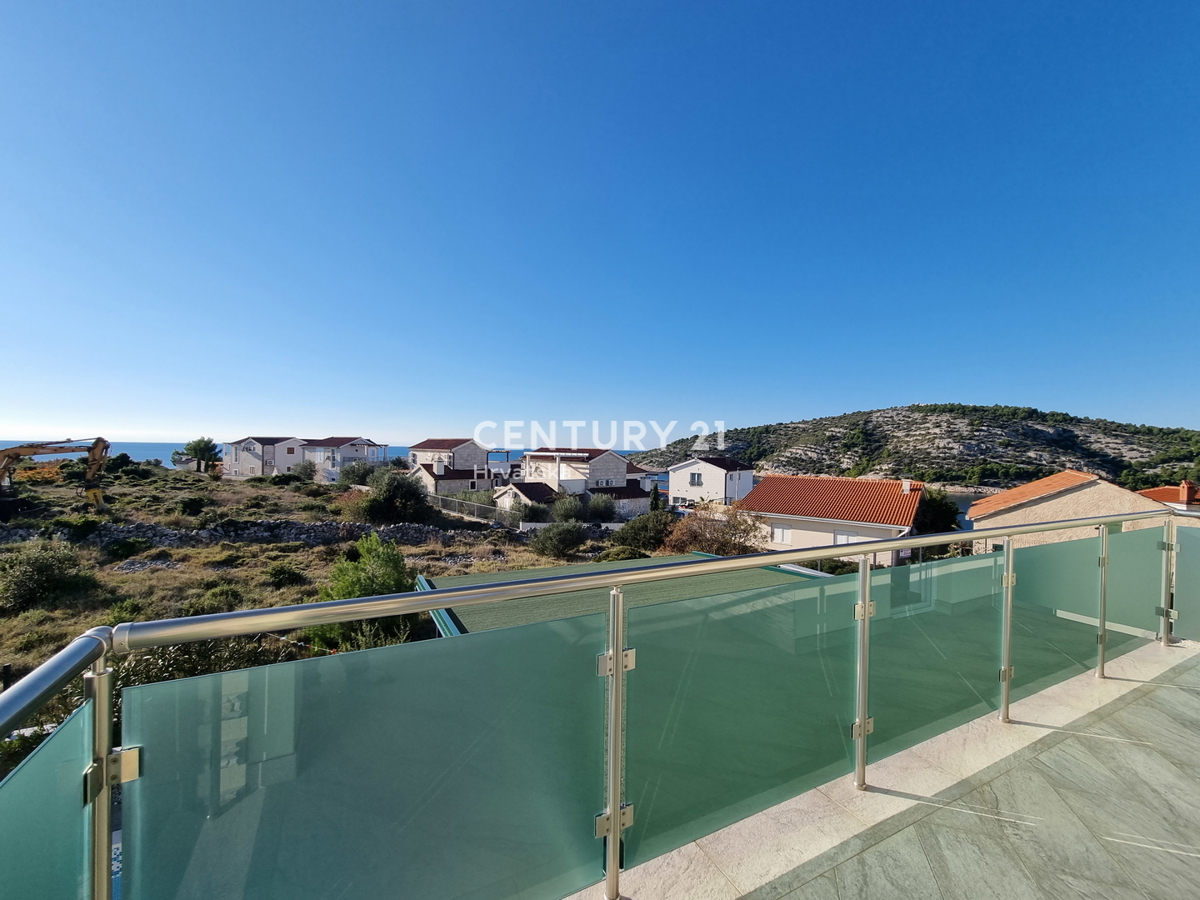 Bellissima doppia casa con piscina .....Rogoznica....Razanj....Stivasnica