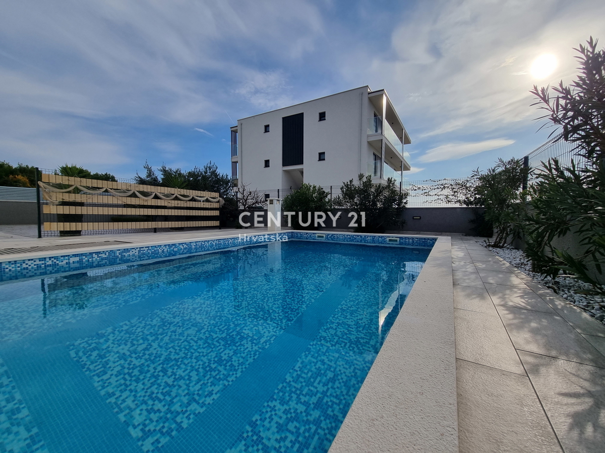 Bellissima doppia casa con piscina .....Rogoznica....Razanj....Stivasnica