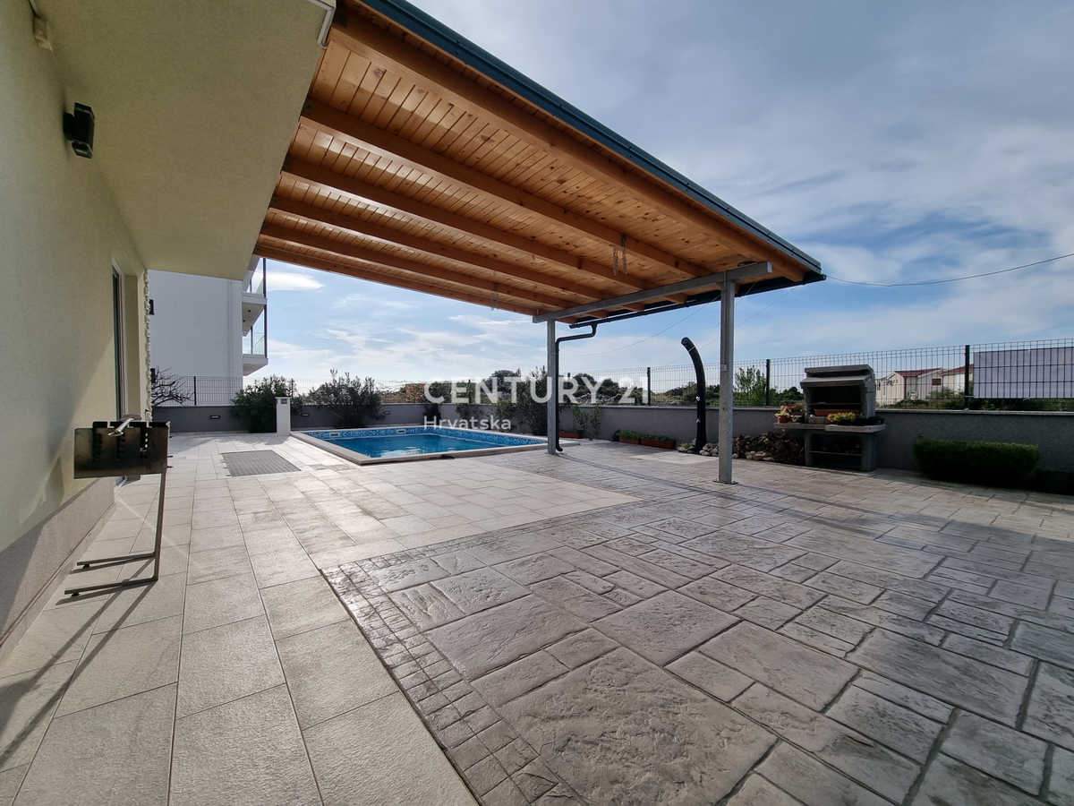 Bellissima doppia casa con piscina .....Rogoznica....Razanj....Stivasnica
