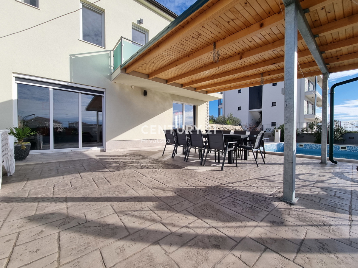 Bellissima doppia casa con piscina .....Rogoznica....Razanj....Stivasnica