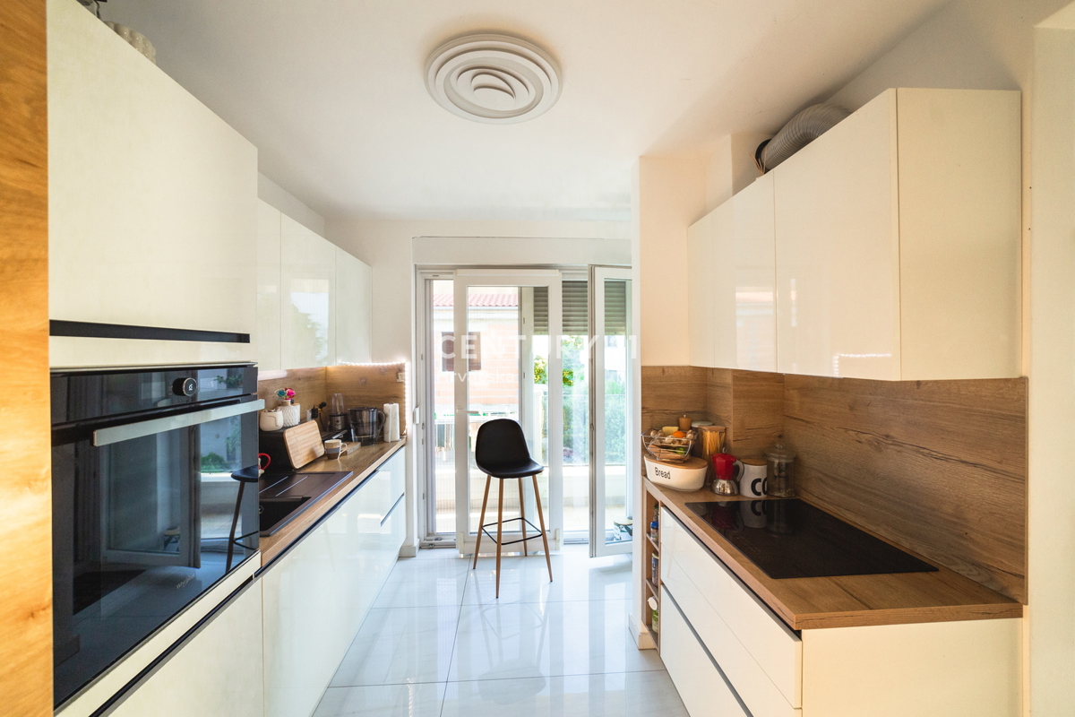 ZADAR, MOCIRE, APPARTAMENTO 3 VANI, 92 m2, 1° piano, P.M., OTTIMA POSIZIONE, VISTA MARE