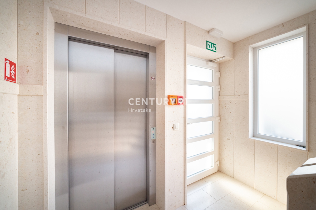 ZADAR, MOCIRE, APPARTAMENTO 3 VANI, 92 m2, 1° piano, P.M., OTTIMA POSIZIONE, VISTA MARE