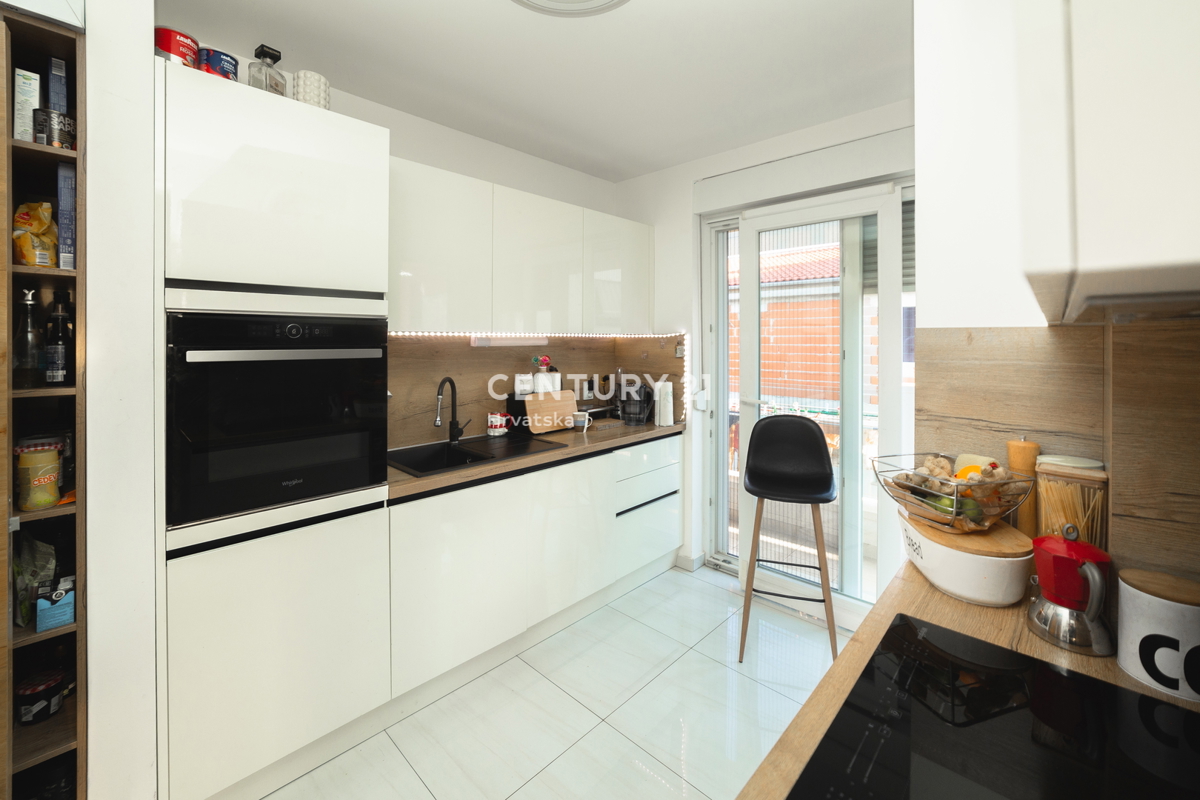 ZADAR, MOCIRE, APPARTAMENTO 3 VANI, 92 m2, 1° piano, P.M., OTTIMA POSIZIONE, VISTA MARE