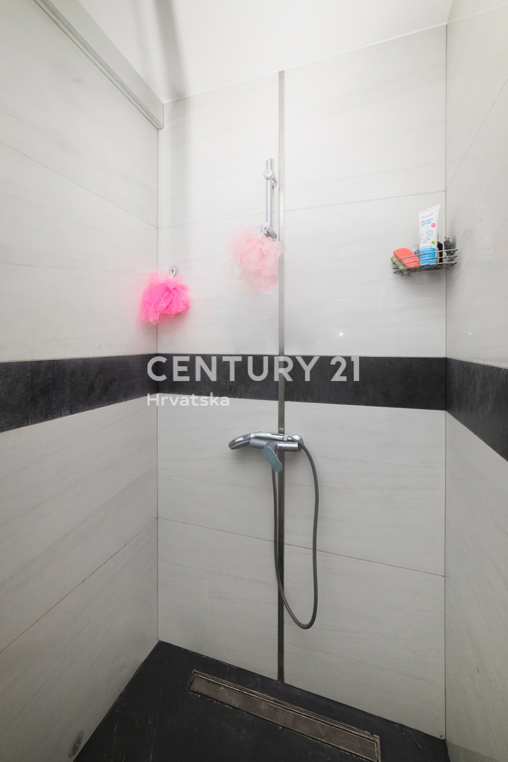 ZADAR, MOCIRE, APPARTAMENTO 3 VANI, 92 m2, 1° piano, P.M., OTTIMA POSIZIONE, VISTA MARE