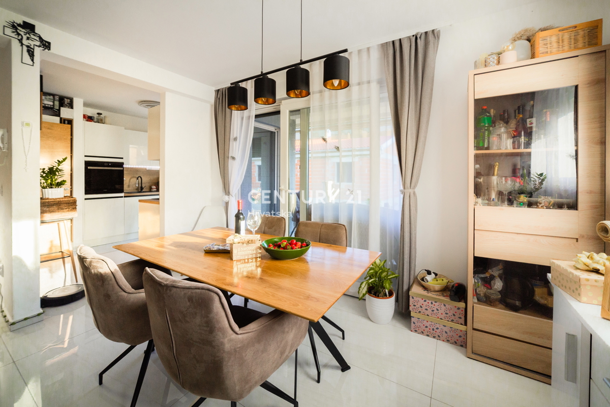 ZADAR, MOCIRE, APPARTAMENTO 3 VANI, 92 m2, 1° piano, P.M., OTTIMA POSIZIONE, VISTA MARE