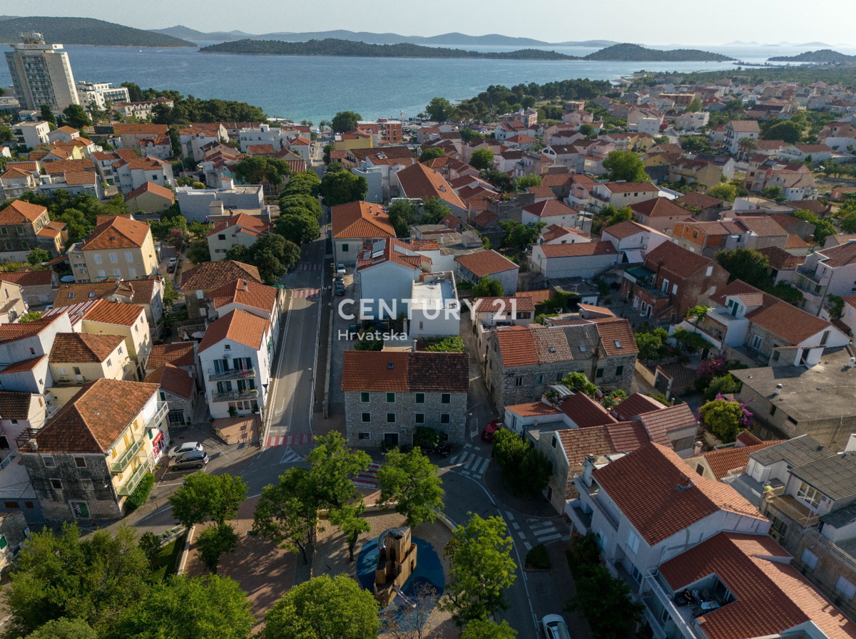 Vodice, casa in pietra nel centro del paese