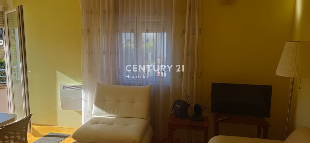 Zara - Višnjik - monolocale con garage - possibilità di PERMUTA con Zagabria