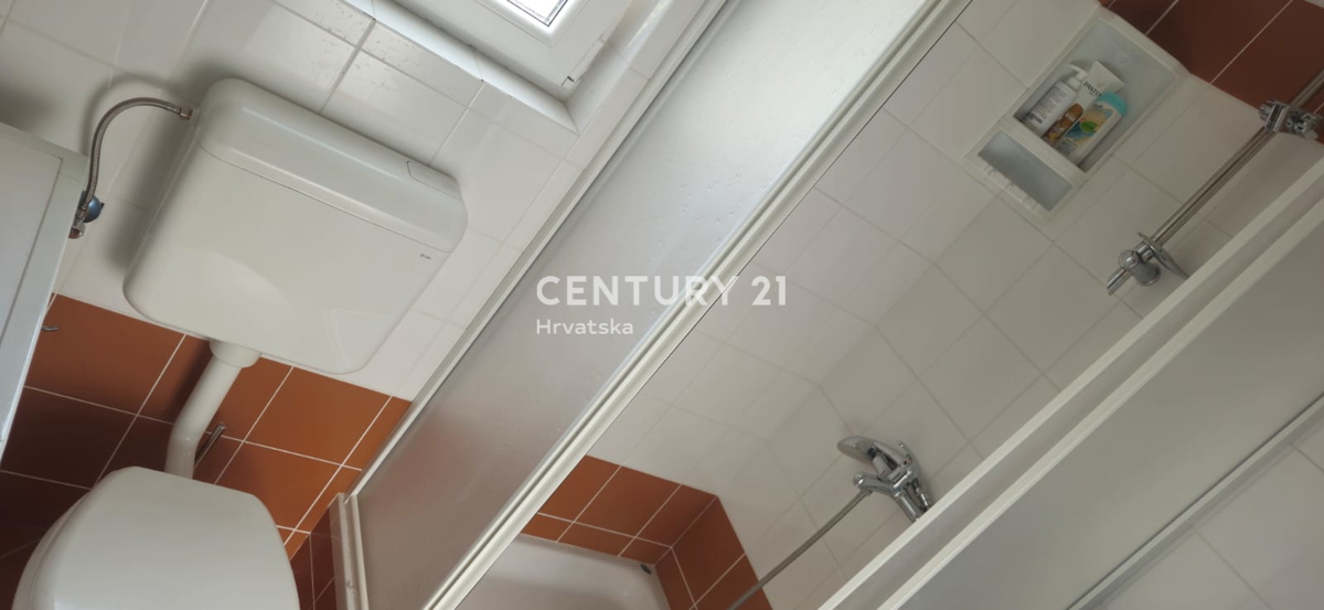 Zara - Višnjik - monolocale con garage - possibilità di PERMUTA con Zagabria