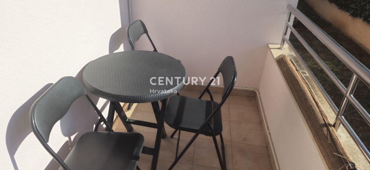 Zara - Višnjik - monolocale con garage - possibilità di PERMUTA con Zagabria