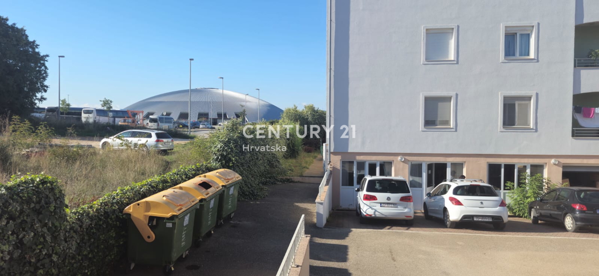 Zara - Višnjik - monolocale con garage - possibilità di PERMUTA con Zagabria