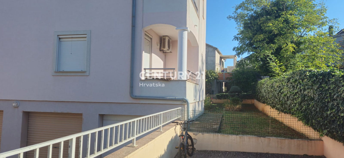 Zara - Višnjik - monolocale con garage - possibilità di PERMUTA con Zagabria