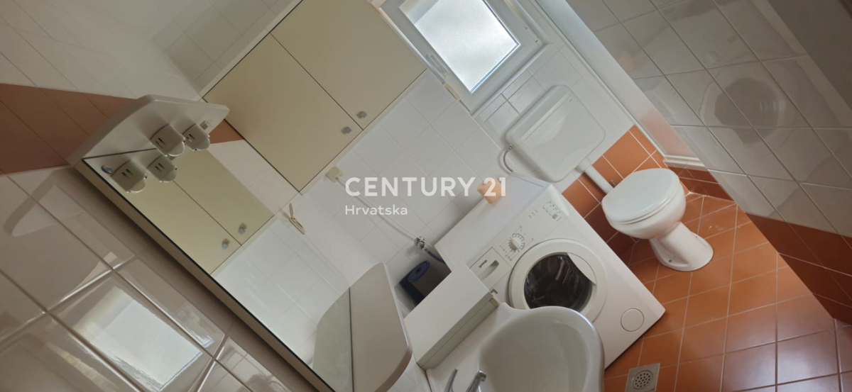 Zara - Višnjik - monolocale con garage - possibilità di PERMUTA con Zagabria