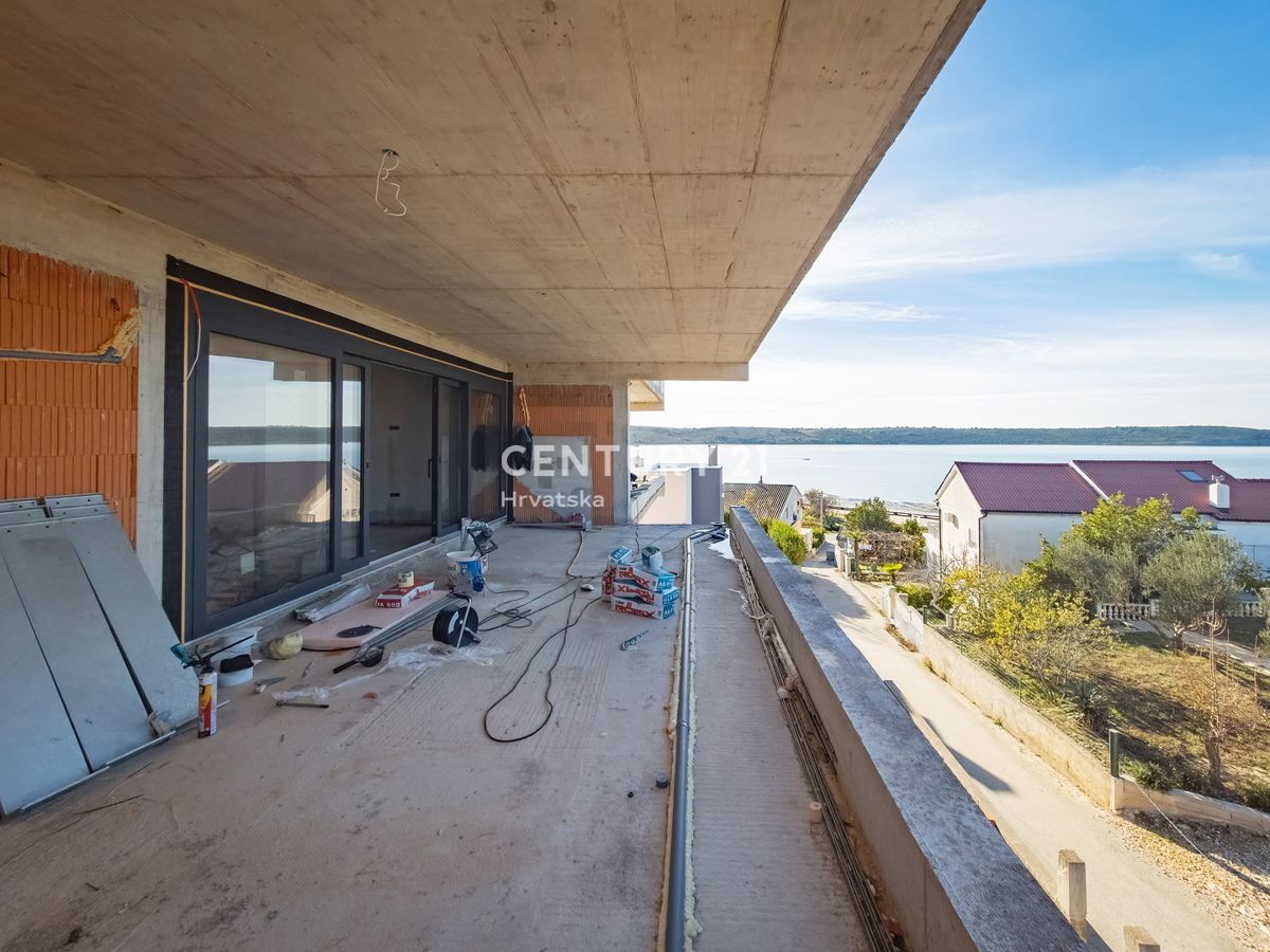 ZADAR, LJUBAČ, LUX. NUOVO. S6 / 97,10 m2 + 120 m2 TERRAZZA SUL TETTO, 2° piano, 50 m DAL MARE E DALLA SPIAGGIA, VISTA MARE