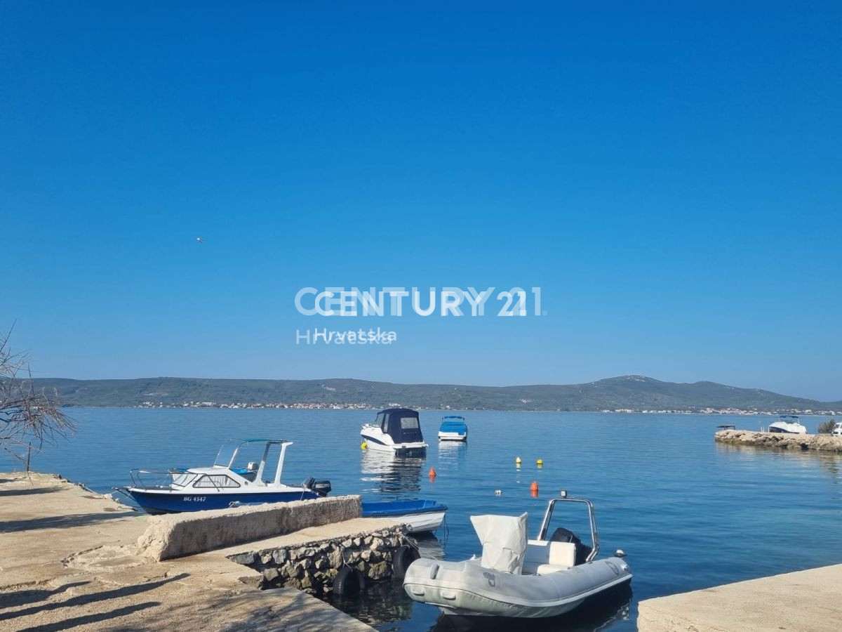 Casa con più unità abitative: Sveti Petar na Moru, Biograd