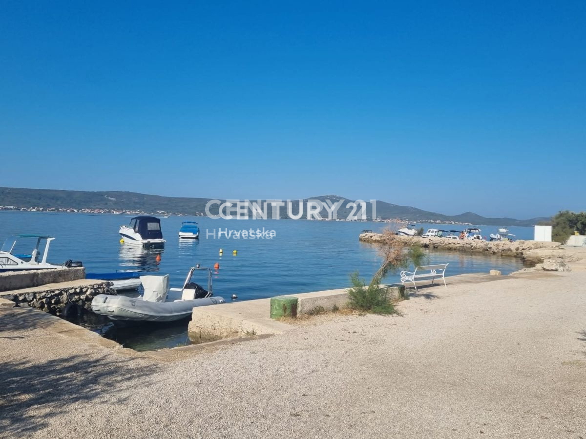 Casa con più unità abitative: Sveti Petar na Moru, Biograd