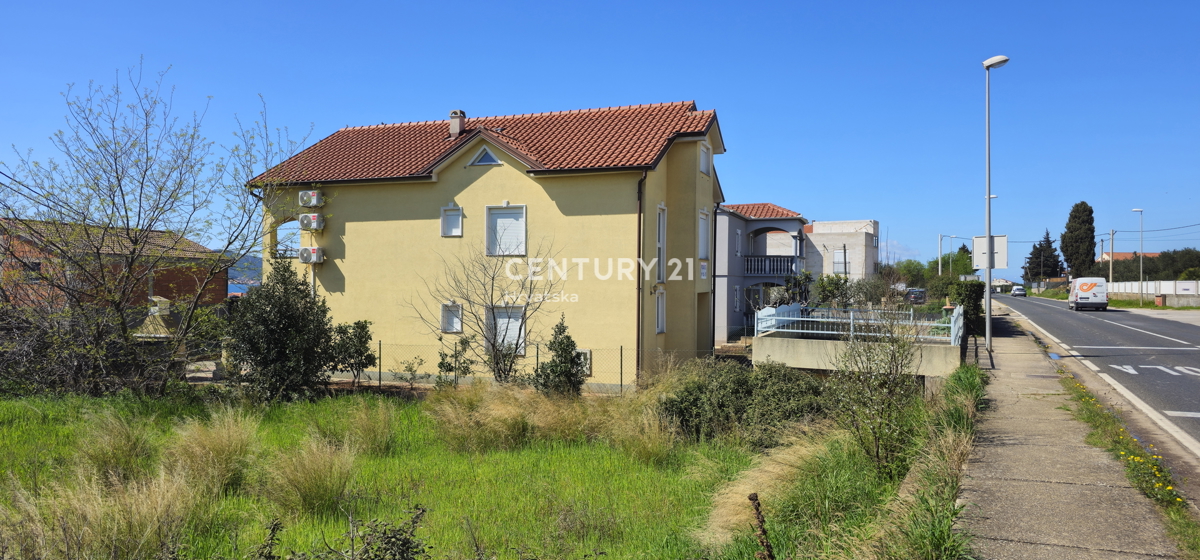 Casa con più unità abitative: Sveti Petar na Moru, Biograd